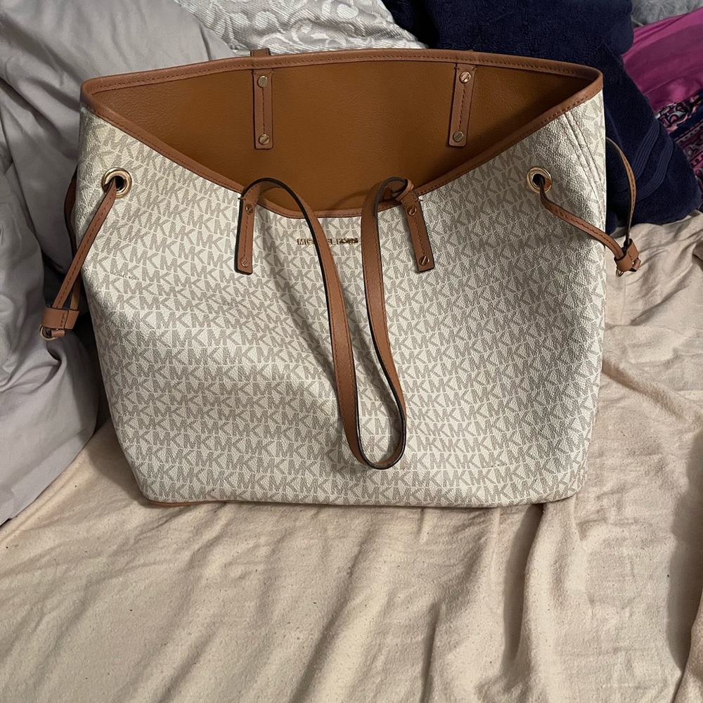 Michael Kors Jet Set Tote Large Vanilla